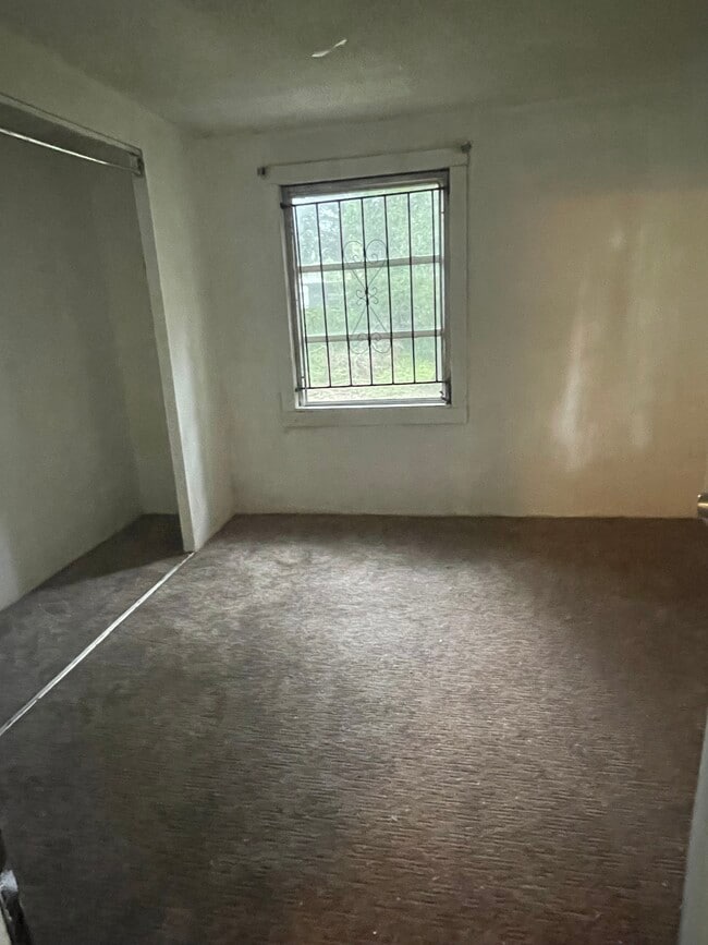 Building Photo - 1739 W Spruce St