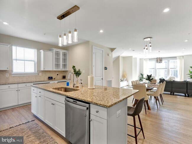 Building Photo - 2550 Buckthorn Dr