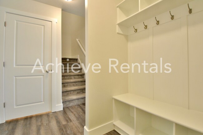 Building Photo - Conveniently Located North Logan Village Townhome | Near Utah State and Hospitals