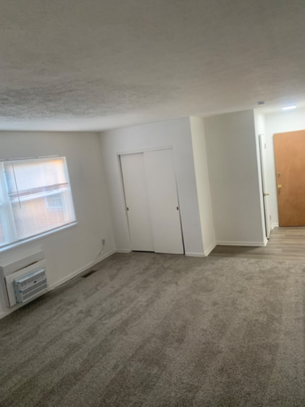 Foto del edificio - 33170 Aurora Rd