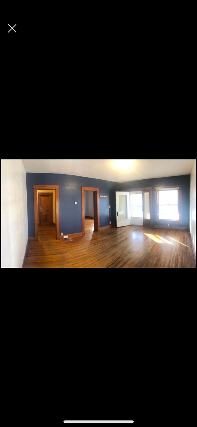 Living Room - 128 S Erie St