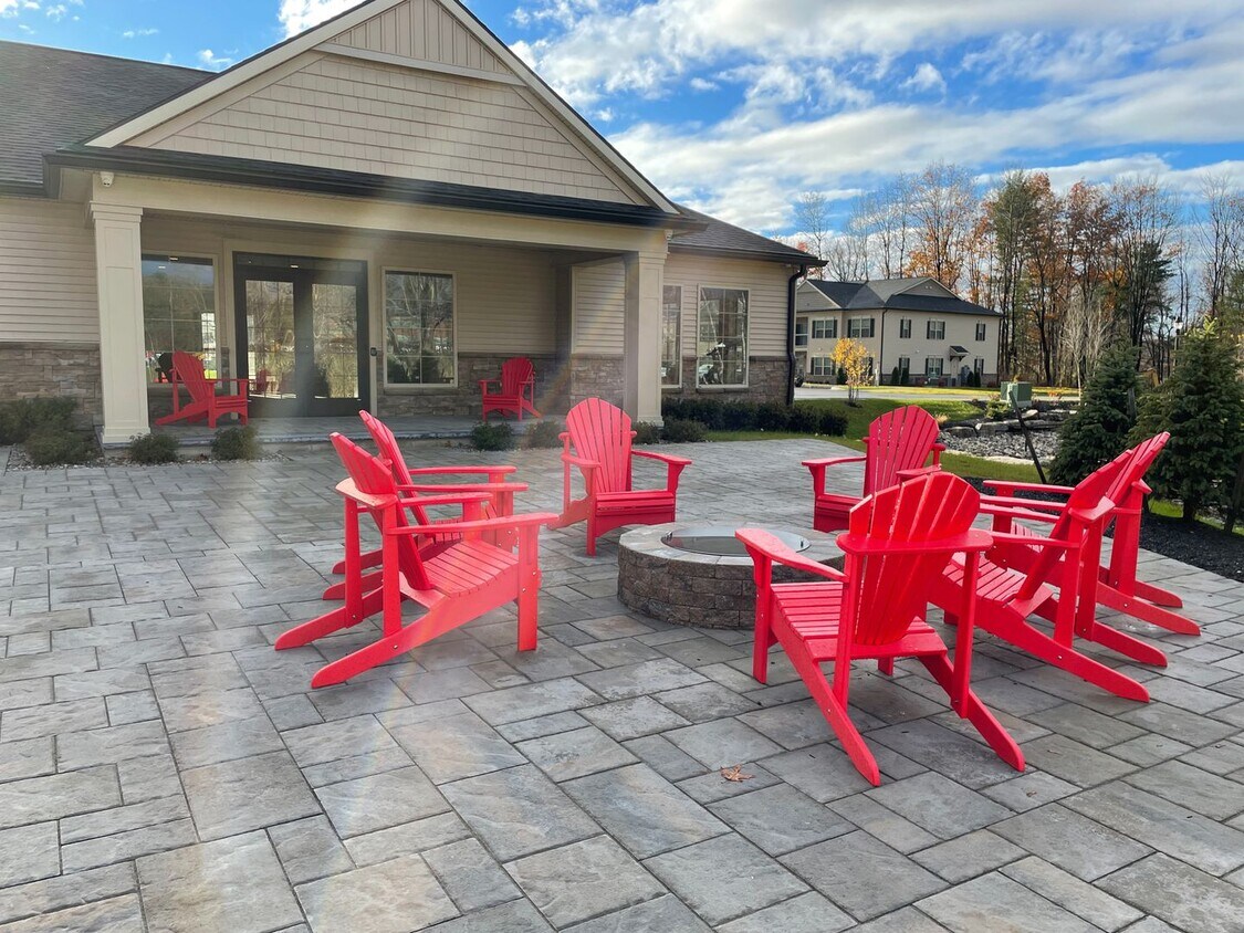 1001 W Creek Ln Unit 1001, Altamont, NY 12009 Room for Rent in Altamont, NY