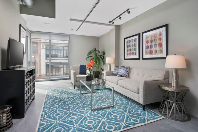 Foto del edificio - 1242 N Milwaukee Ave