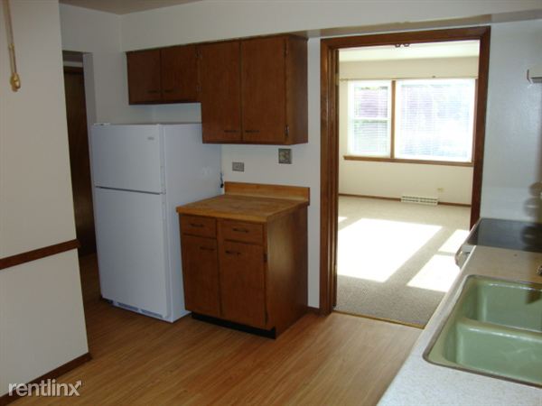 Building Photo - 605 N Blanchard St