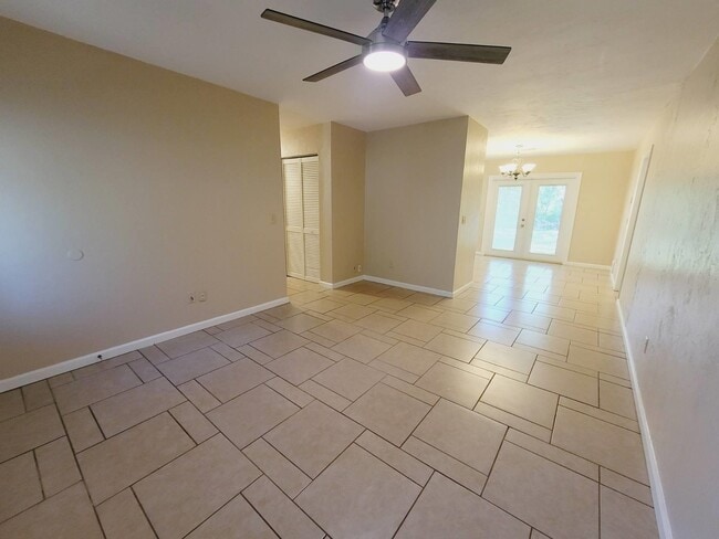 Building Photo - 5680 Doonesbury Way