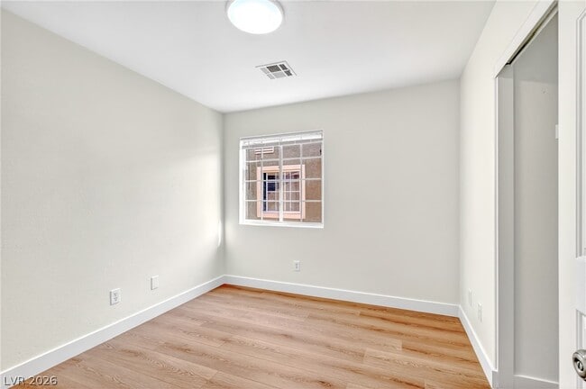 Building Photo - 3037 Aloha Ave