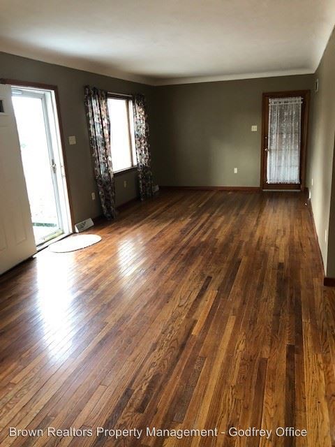 Building Photo - 3 br, 1.5 bath House - 5685 Humbert Rd.