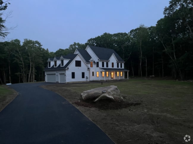 Building Photo - 244 New London Turnpike