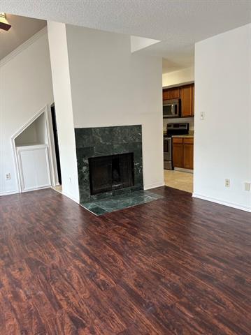 Foto del edificio - 9809 Walnut St