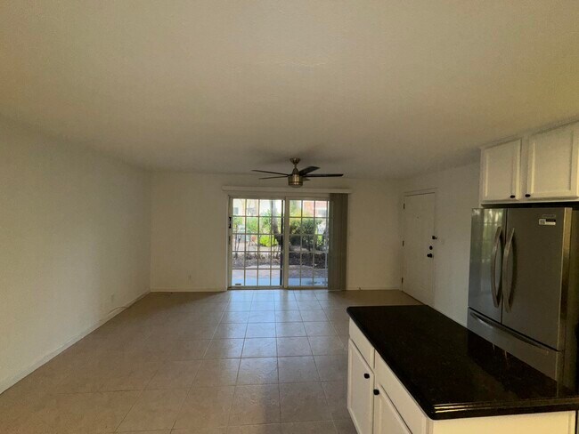 Foto del edificio - 110 N Lakeside Dr