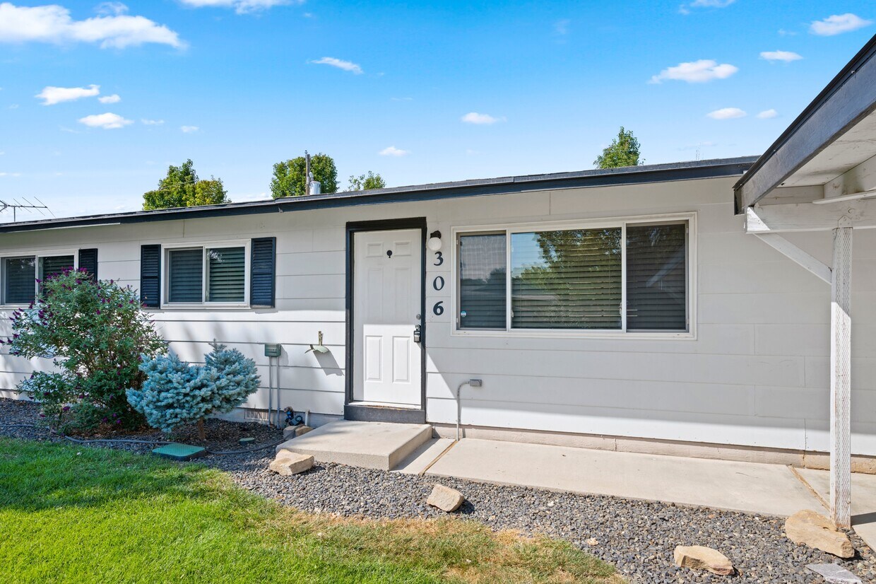 Foto principal - 309 W Maple Ave
