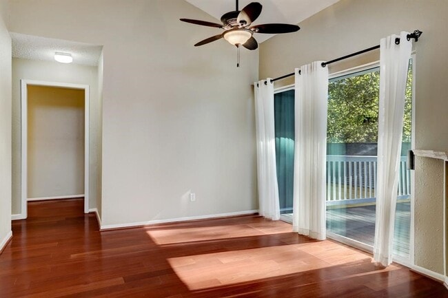 Foto del edificio - 11126 Twain Dr