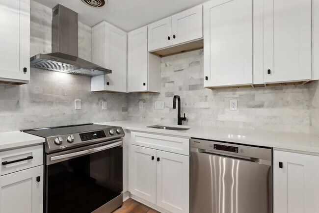 Foto del edificio - 1325 Worcester Rd