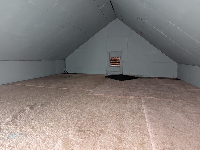 Gran espacio de almacenamiento de 200 pies cuadrados - 58 E Central Ave