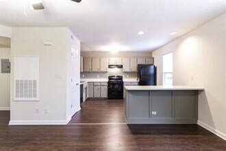 Building Photo - 235 Ables Way