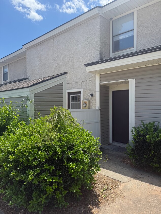 Foto principal - 727-P727 S Main St