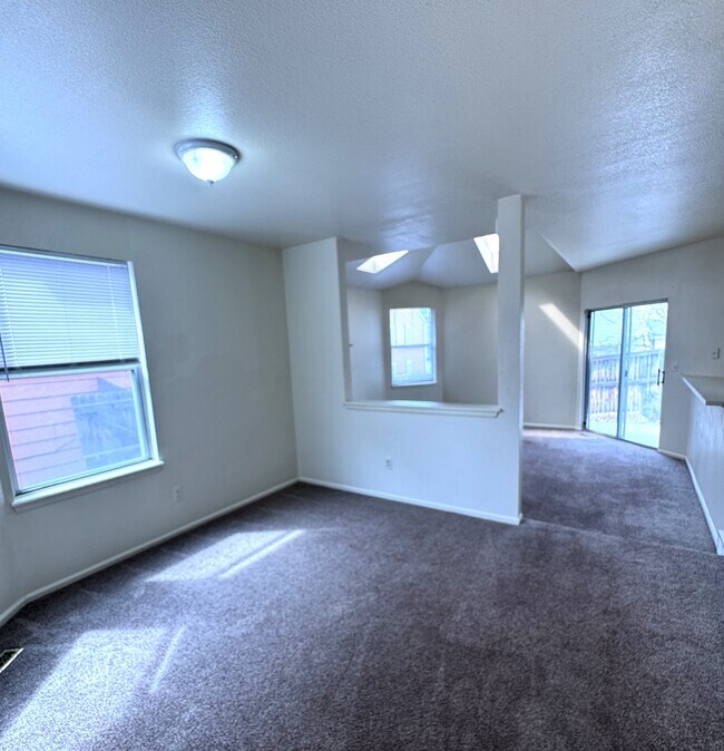 Foto del edificio - 9362 W Coal Mine Ave