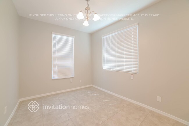 Foto del edificio - 7951 W Orange Dr