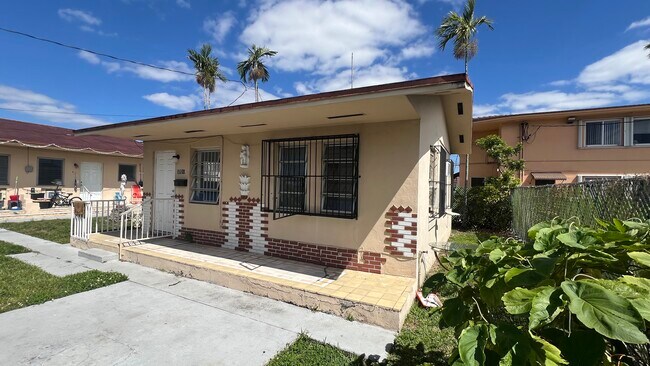 Foto del edificio - 5727 SW 5th Ter