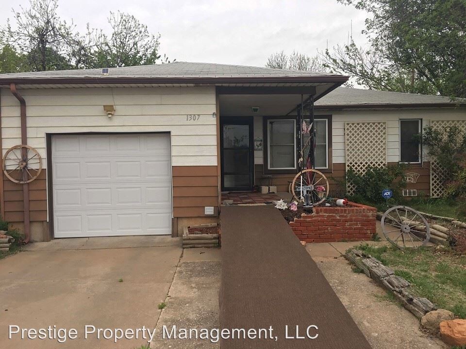 Primary Photo - 3 br, 1 bath House - 1307 NW Lawton Ave