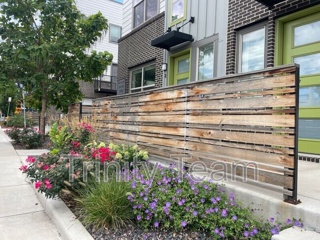 Building Photo - 4100 E Iliff Ave