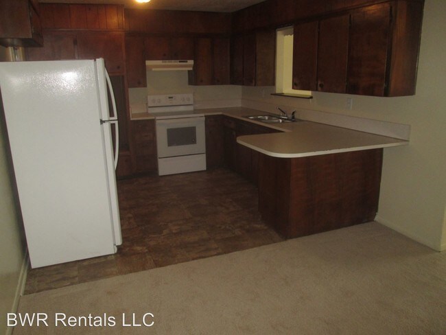 Building Photo - 3 br, 2 bath House - 902 SHERRY LANE