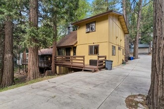 Building Photo - 922 Berne Dr