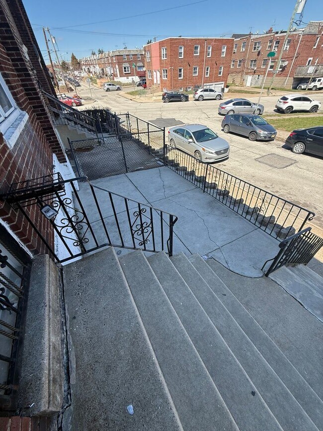 Foto del edificio - Three bedroom single-family home in Lawncrest-Northeast Philadelphia