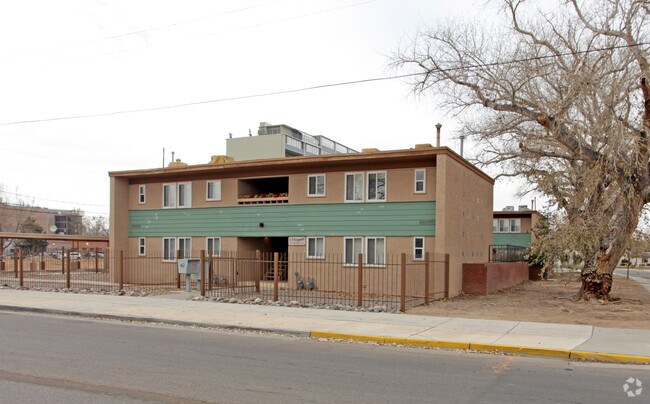 Building Photo - 1404 San Carlos Dr SW