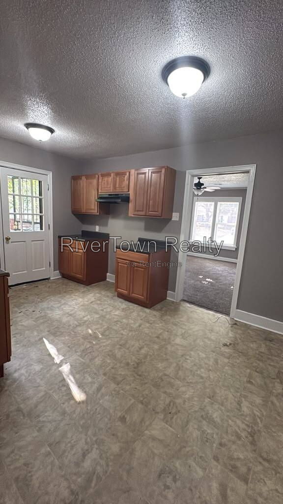 Foto del edificio - 3588 Bowen Ave