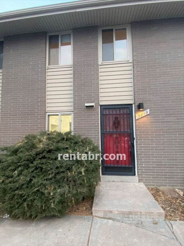 Primary Photo - Remodeled Townhome IN Wheat Ridge-Availabl...