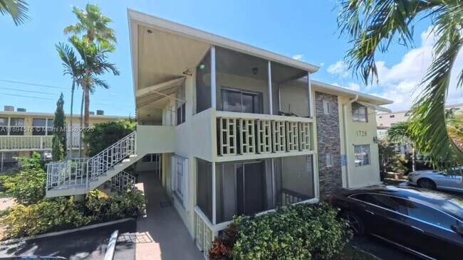 Foto del edificio - 1720 Funston St