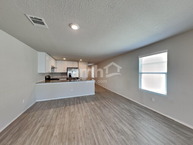 Foto del edificio - 10419 Varmus Dr