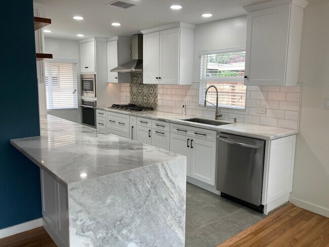 Foto del edificio - 5233 Old Mill Rd