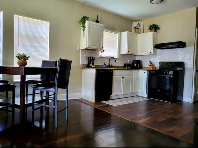 Foto del edificio - 5109 Lindsay St