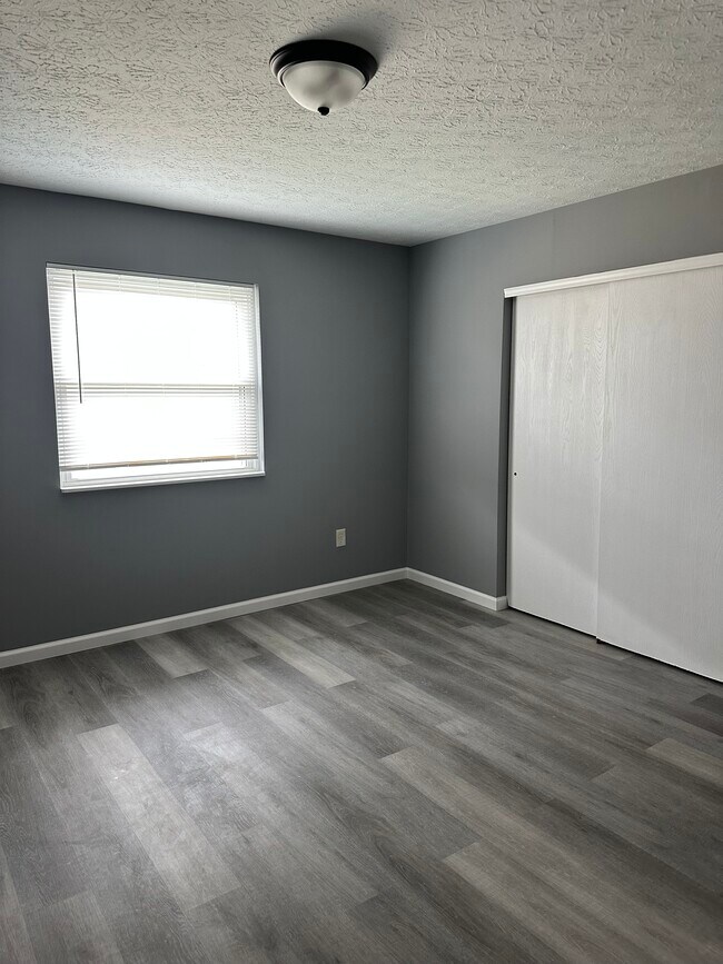 Foto del edificio - 5458 Kenneylane Blvd