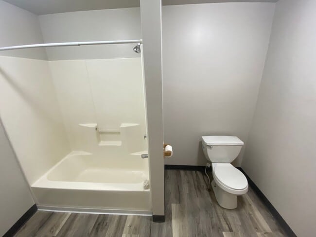Interior Photo - 2311 Olive Street