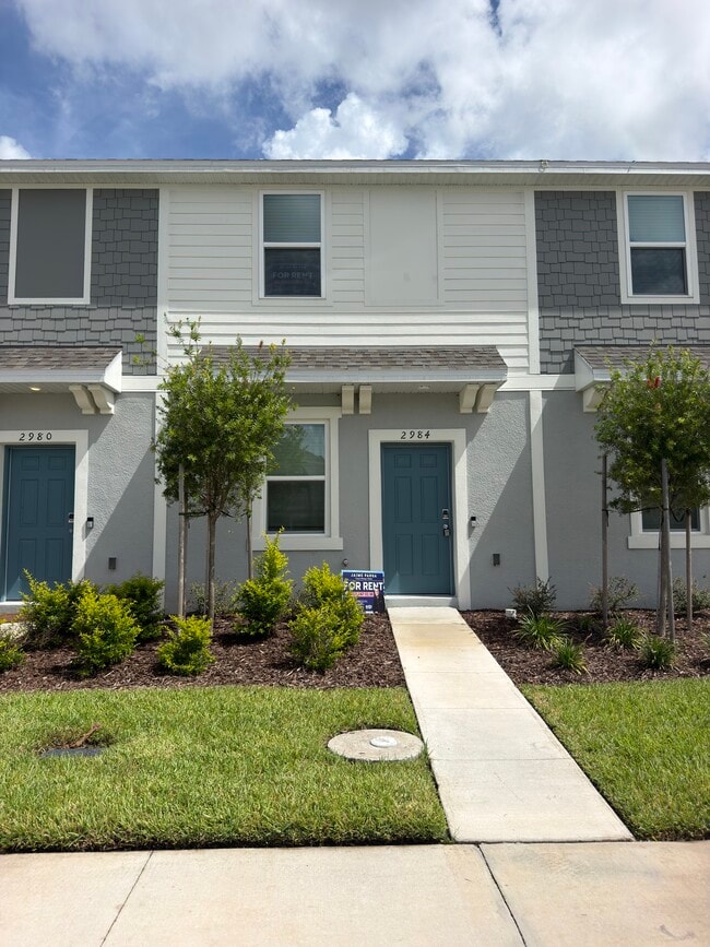 Building Photo - 2984 Skyline Lp