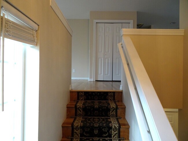 Foto del edificio - 6 Bed 3 Bath in Lynnwood!
