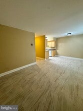 Building Photo - 1009 Chillum Rd