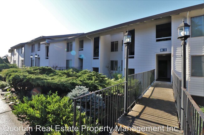 Building Photo - 2 br, 1 bath House - 23507 Lakeview Dr #B203