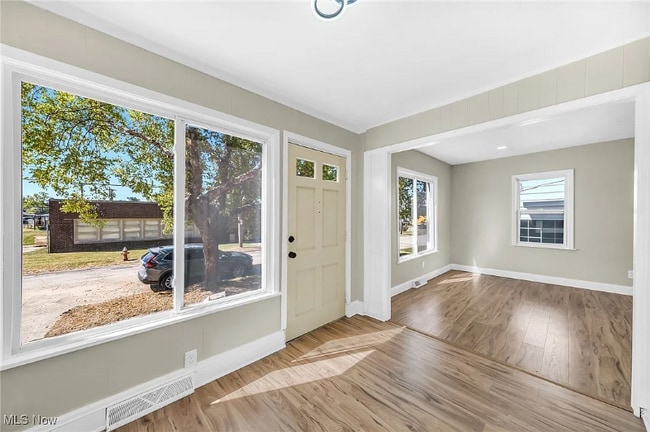 Photo - 3211 W 121st St Apartment