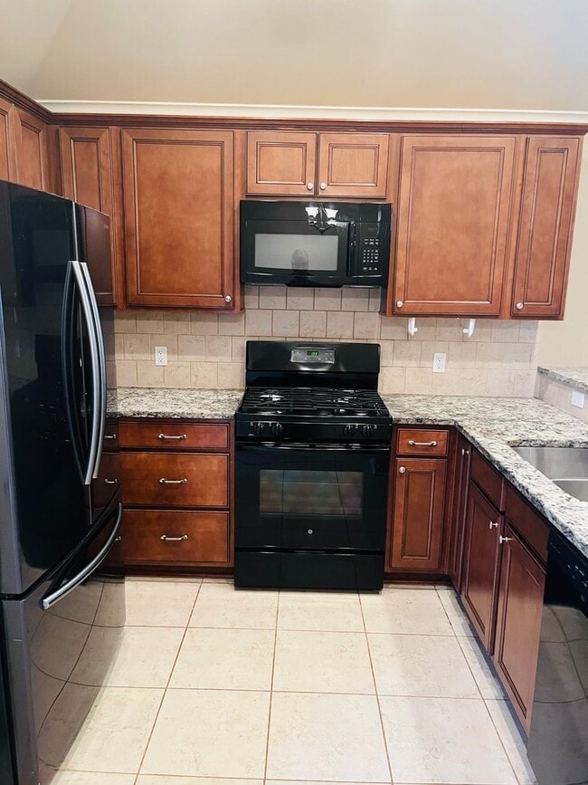 Building Photo - 359 Avondale Ln