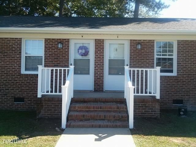 Primary Photo - 716 Starling Way