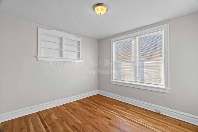 Foto del edificio - 4175 McRee Ave