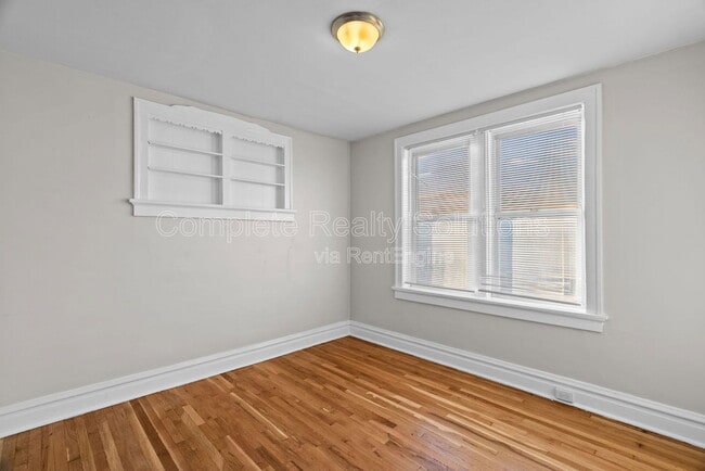 Building Photo - 4175 McRee Ave