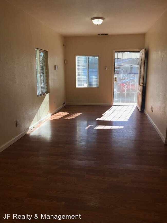 Building Photo - 3 br, 1 bath House - 622 W 12th Street