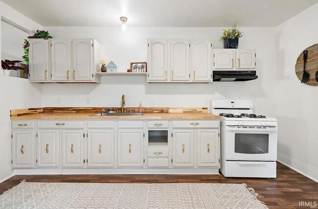 Foto del edificio - 515 W Jackson St