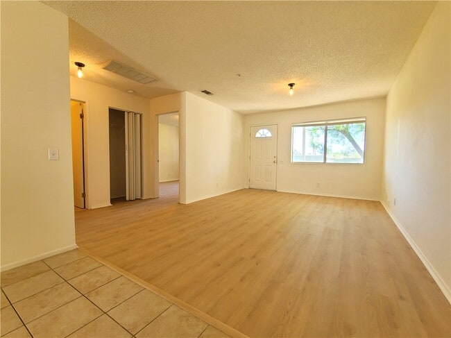 Building Photo - 12694 Valley View St