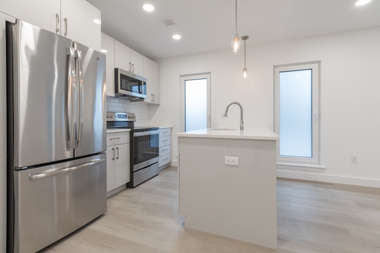 Foto principal - 2837 Washington St